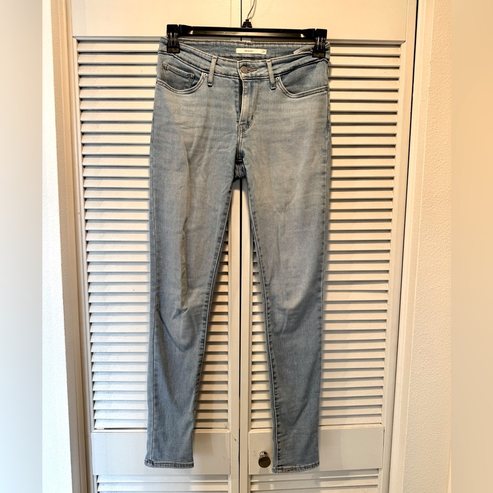 Levi’s 711 skinny jeans